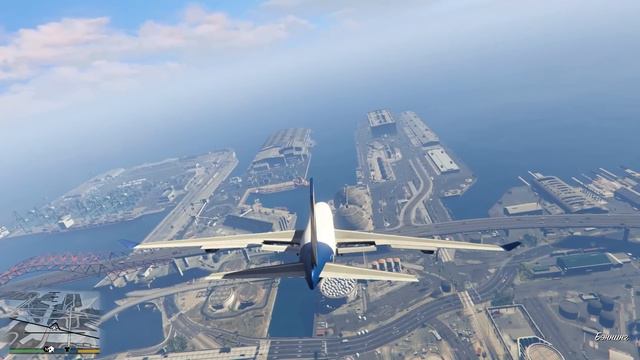 НЫРНУЛ В БАССЕЙН ИЗ МЯЧЕЙ В GTA 5 смотреть онлайн