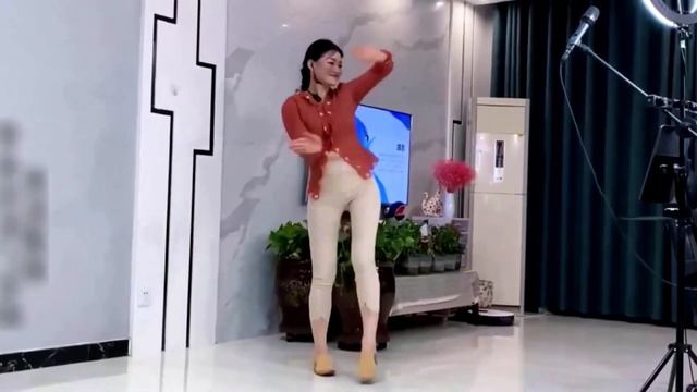 Xiaoqing - a gymnast is dancing. @music_for_the_soul. Rock with us смотреть онлайн