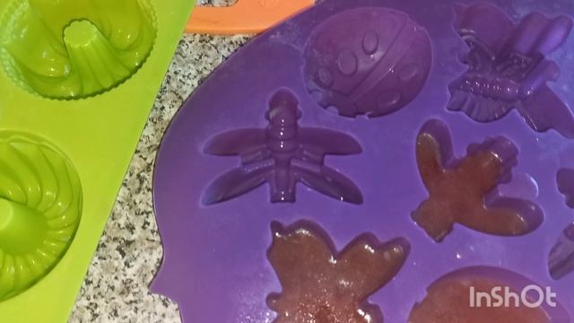 Делаем мыло ( скраб ) с добавлением козьего молока.