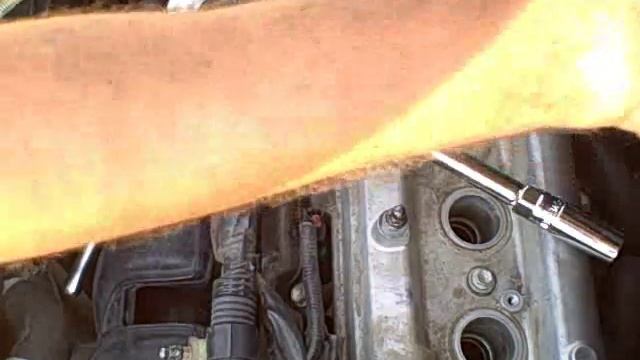 How to change your sparkplugs on a Scion xB смотреть онлайн