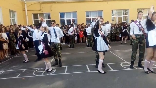 Вальс выпусников 2018 год.3 школа город гомель смотреть онлайн