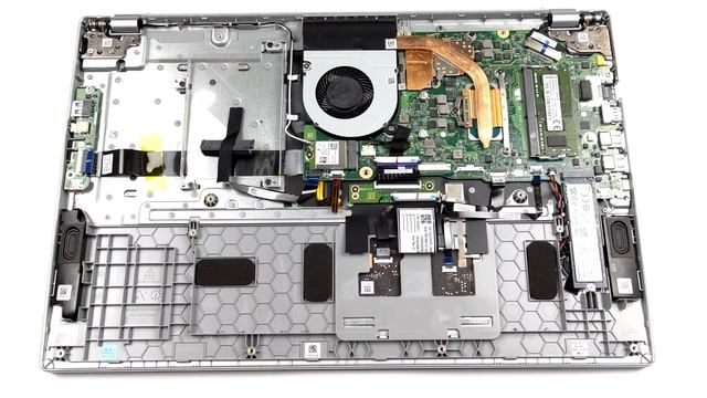 ?️ Acer Aspire 5 (A517-52G) - Disassembly And Upgrade Options