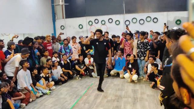 Rubix 1st Time in India ?|| ShowCase by rubix || Crowd Uncontrol for Rubix смотреть онлайн