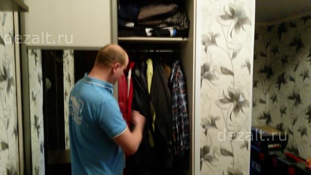 Какой глубины делать шкаф-купе если он со штангой