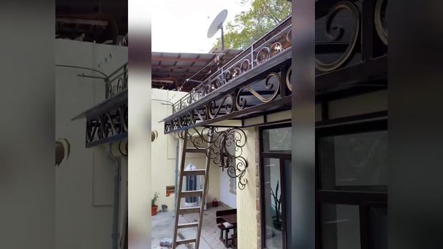 НАВЕС ИЗ ПОЛИКАРБОНАТА