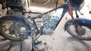 Установка 4-х тактного  двигателя на мотоцикл Минск. Китайский двигатель на мотоцикл Минск-125