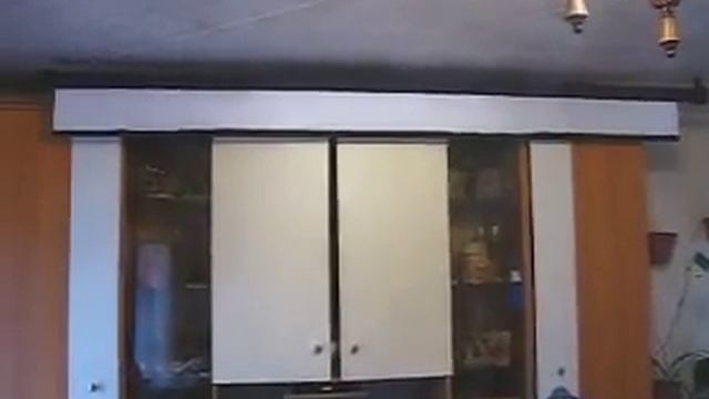 Демонстрация работы электропривода самодельного экрана для 3D проектора