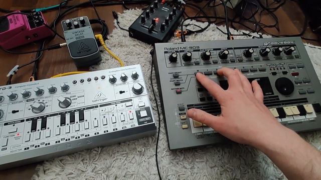 Friday jam Behringer TD-3 & Roland MC-303 смотреть онлайн