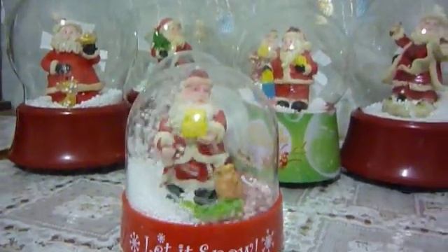 Новогодние шары с Сантой.MOV смотреть онлайн