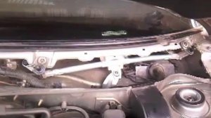 Установка трапеции стекоочистителя Шкода Октавия, часть 5