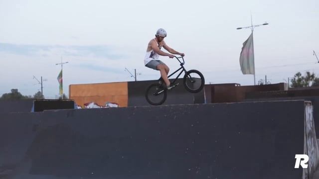 Как сделать 270 тэп на фэйки с квотера на BMX (How To 270 Tap To Fakie Quarter BMX)