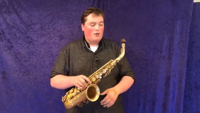 C.G. Conn Gold Plated Alto Saxophone with Art Deco 1931 Serial #M247220 смотреть онлайн