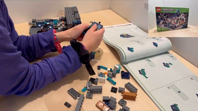 Lego Minecraft “The Deep Dark Battle” смотреть онлайн