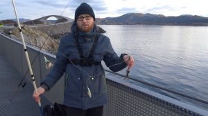 Это наверное зацеп... Рыбалка в Норвегии!! Норвегия!  Ловля сайды. Атлантическая Дорога! Сайда.