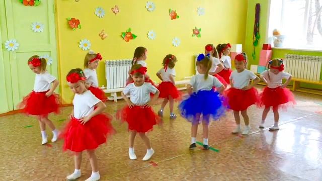 Танец "Маленький кузнечик" во 2 младшей группе А смотреть онлайн