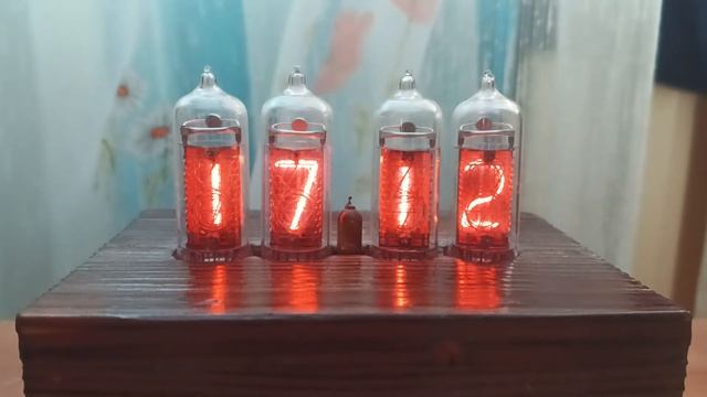 Самодѣльные газоразрядные часы въ дѣйствіи. смотреть онлайн