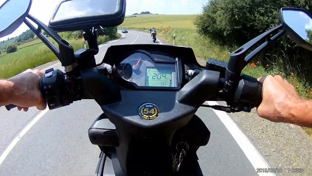 Aprilia Area51 & Aprilia Sr50 Street 2018. Eken H8