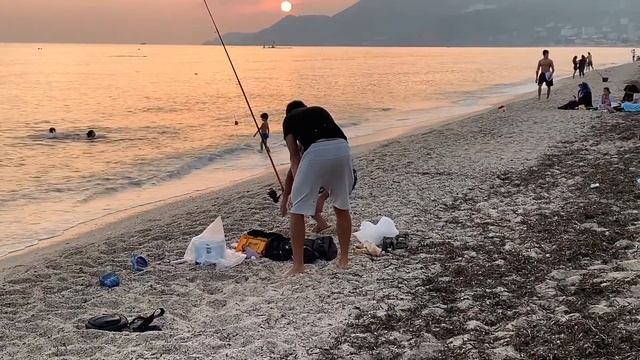 Морская рыбалка с берега на средиземном море?. РЫБА ЕСТЬ! Отдых в Аланье (Турция) 2021 смотреть онлайн