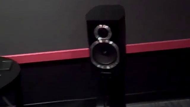 Roth Cocoon Tube Amp Ipod Player System with Wharfedale 10.1 смотреть онлайн