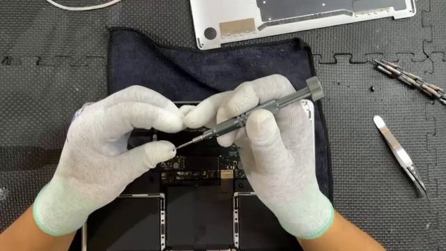 MacBook Pro 2019 13inch A2159 画面LCD液晶交換 смотреть онлайн