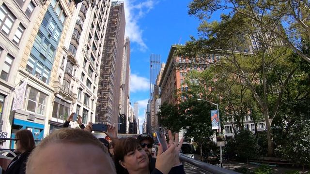 Мэдисон Сквер Парк возле Flatiron Building 1, Манхеттан, Нью Йорк смотреть онлайн