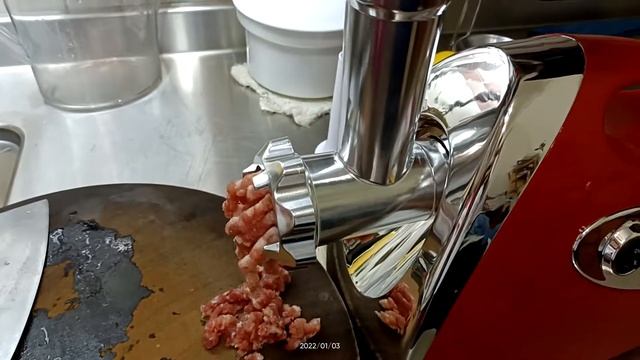 電動絞肉機（灌香腸） смотреть онлайн