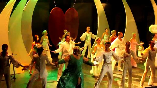 "Ритуальный танец" отеля "Kamelyaworld Komplex." смотреть онлайн