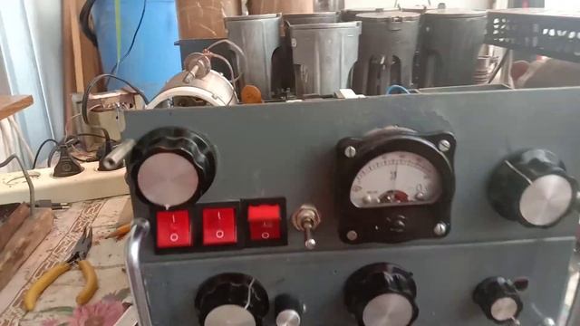 3 МГЦ. Модернизация .Усилитель мощности 6 ламп ГУ - 50 разных годов . Самокомпенсация ламп. смотреть онлайн