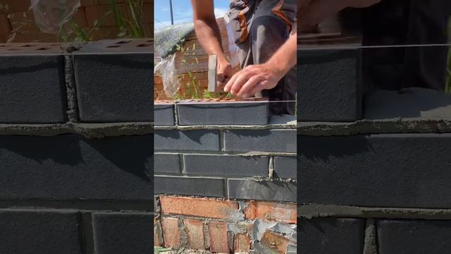 Кладка кирпича 'ЛСР' М-350 #строительство #каменщик #кладка #строительстводома #строительстводомов