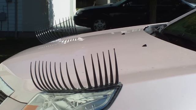 this is a pink mary kay car. the headlights have eyelashes lol смотреть онлайн