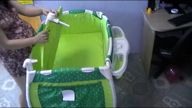 Кровать-манеж LORELLI BERTONI iLOUNGE с мобилем и пеленатором.Вместо класической кроватки смотреть онлайн