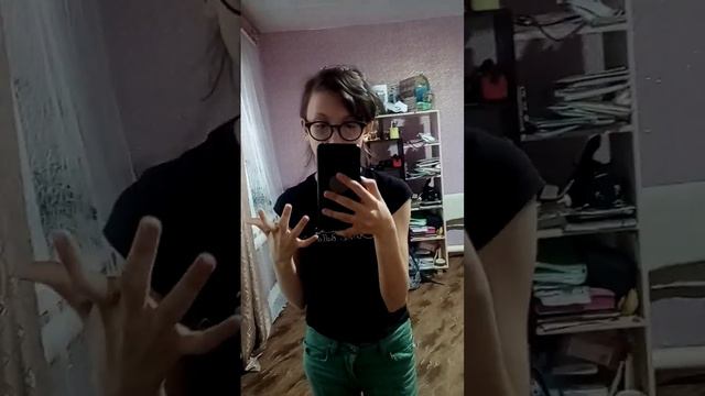 просто видео в котором я говорю об своей школе и переходе в 6 класс. Сорри за такой кадр смотреть онлайн