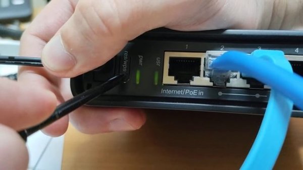 how to factory reset Mikrotik hAP ac lite