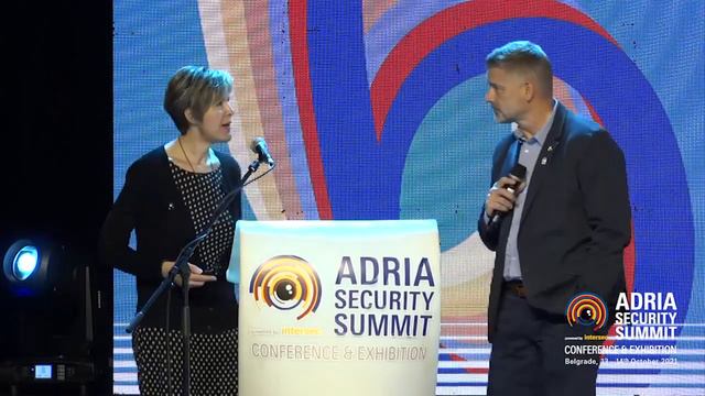 Keynote presentation: The Digitization Dilemma: Is Going Digital the Answer for Resilience? смотреть онлайн