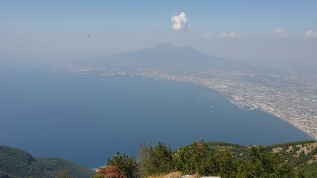 Вид с горы Фаито, Кампанья, Италия смотреть онлайн