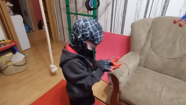 Прыжок Веры. Майлз Моралес. смотреть онлайн