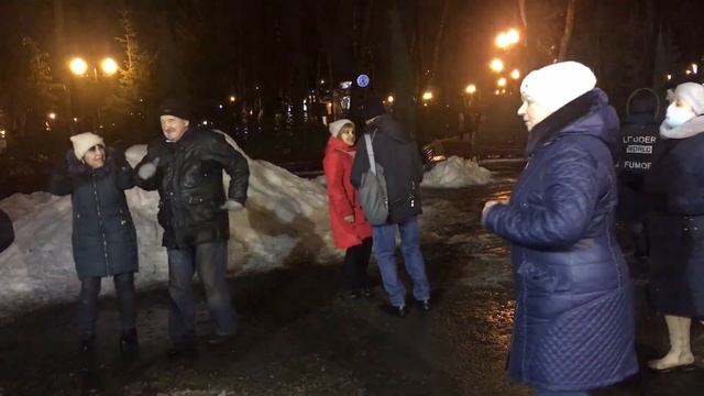 Живу я клево!!!??Танцы в парке Горького!!!??Харьков ??Январь 2021 смотреть онлайн