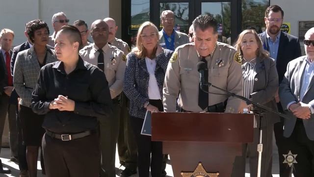 Sheriff Luna provides update on person of interest detained re: Murder of Deputy Ryan Clinkunbroome смотреть онлайн