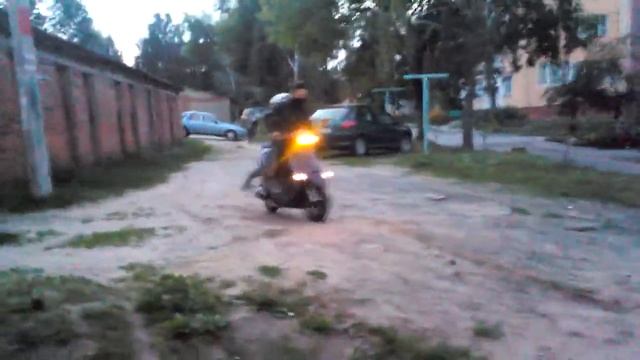 Stant SUZUKI ZZ как научится давать стант??? смотреть онлайн