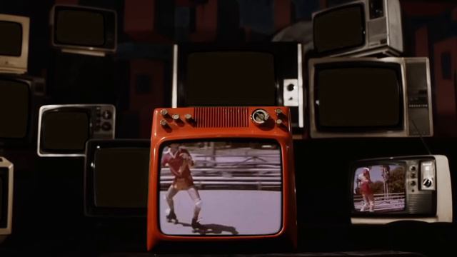 Purple Disco Machine, Sophie And The Giants - Hypnotized (Visualiser)