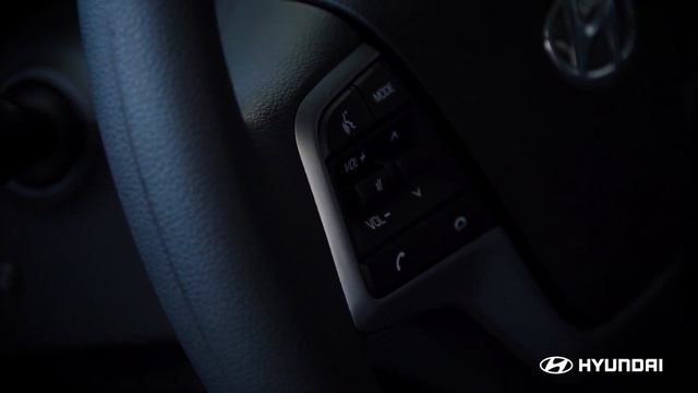 El sedán que marca tu día - Hyundai New Accent смотреть онлайн