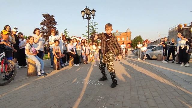 молодые брейкеры 2 на 2 , танцы, батл, туса на мира смотреть онлайн
