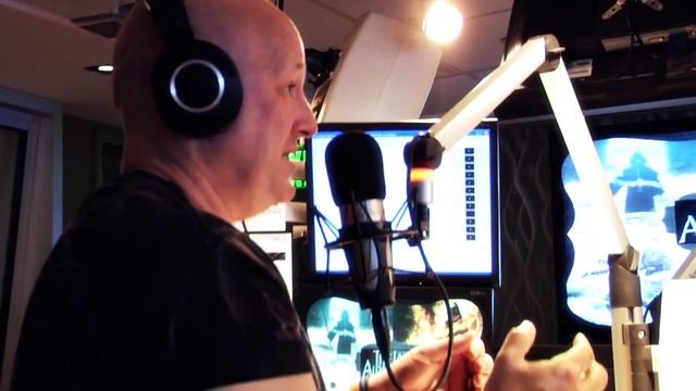 M. Night Shyamalan talks about The Last Airbender on the Preston and Steve Show on 93.3 WMMR смотреть онлайн