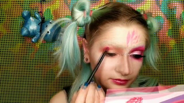 CREATIVE PINK MAKEUP КРЕАТИВНЫЙ РОЗОВЫЙ МАКИЯЖ (Tutorial) смотреть онлайн
