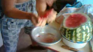 Поедание арбуза (часть 1).3gp