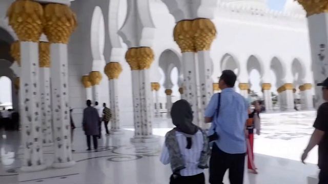 Sheikh Zayed Grand Mosque, Abu Dhabi | Day Trip смотреть онлайн