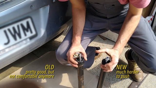 Opel / Vauxhall Corsa D rear shock absorber test old vs new. смотреть онлайн
