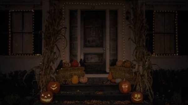 Halloween Night - Relaxing & Spooky Ambient Sounds.mp4