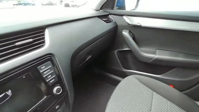 SKODA OCTAVIA COMBI 1.6 TDI CR AMBITION - REF 2716 смотреть онлайн