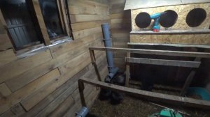 Поилка и бункерная кормушка из канализационных труб